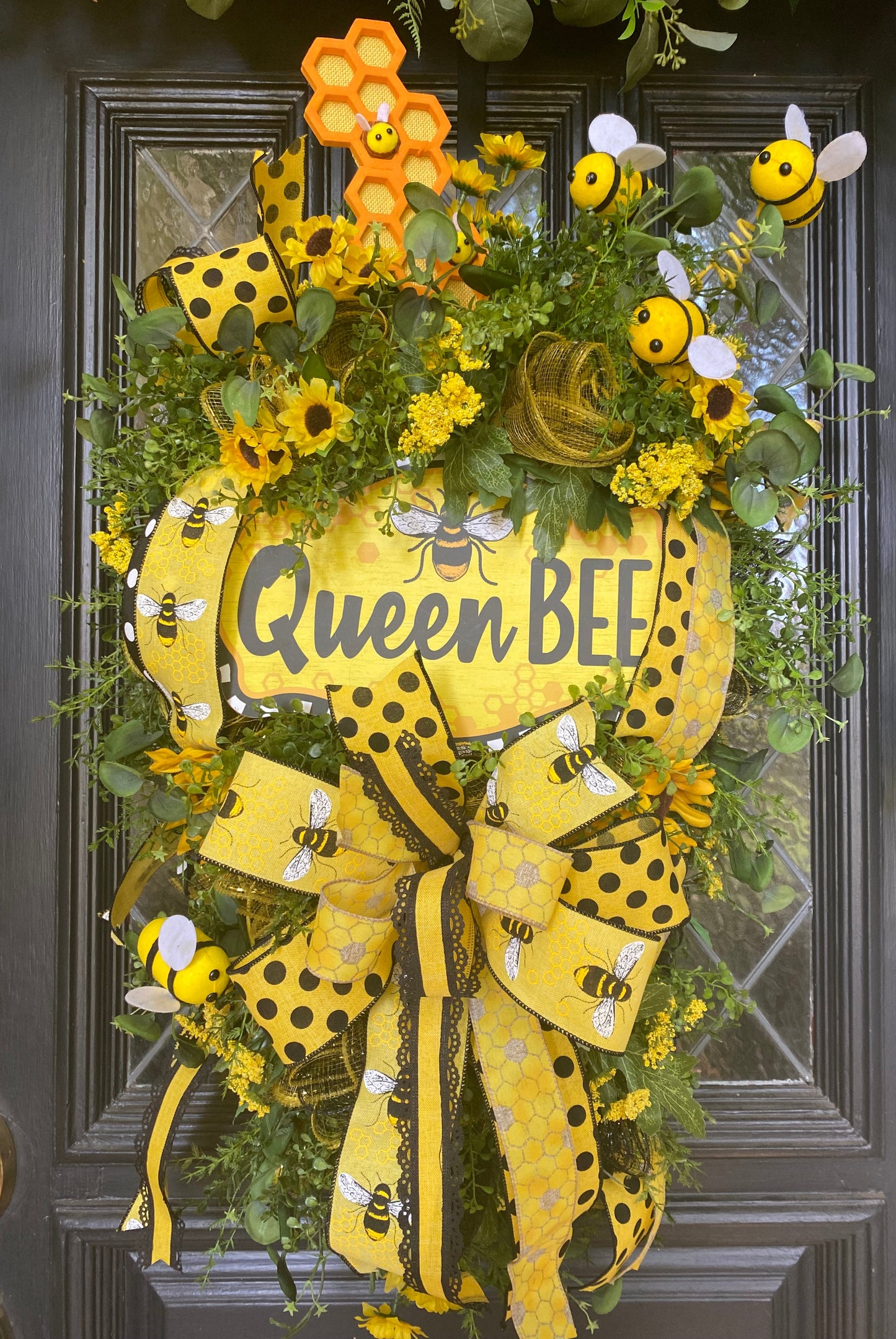 Wreath-Spring/Summer Queen Bee